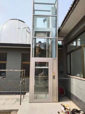 徒河重工:“质量杠杠的,电梯运行平稳,也没有任何噪音,装好后老人上下楼方便多了